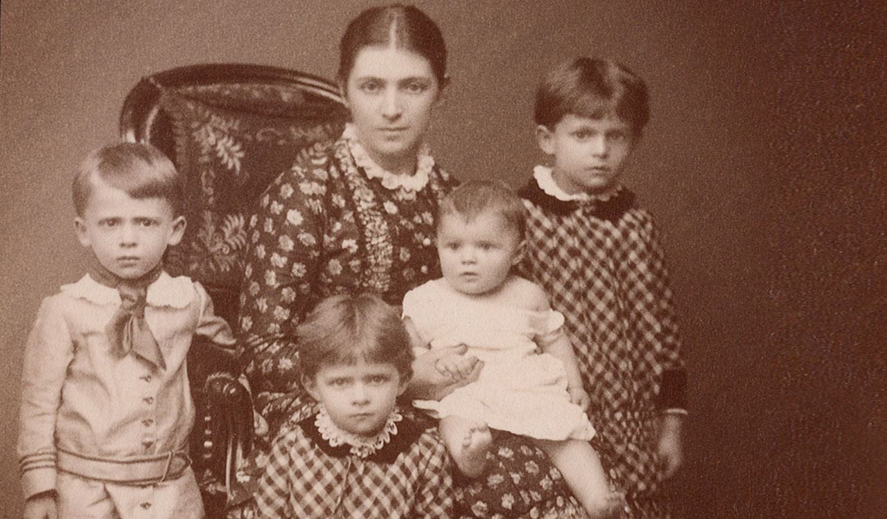 Bertha von Faber with her children